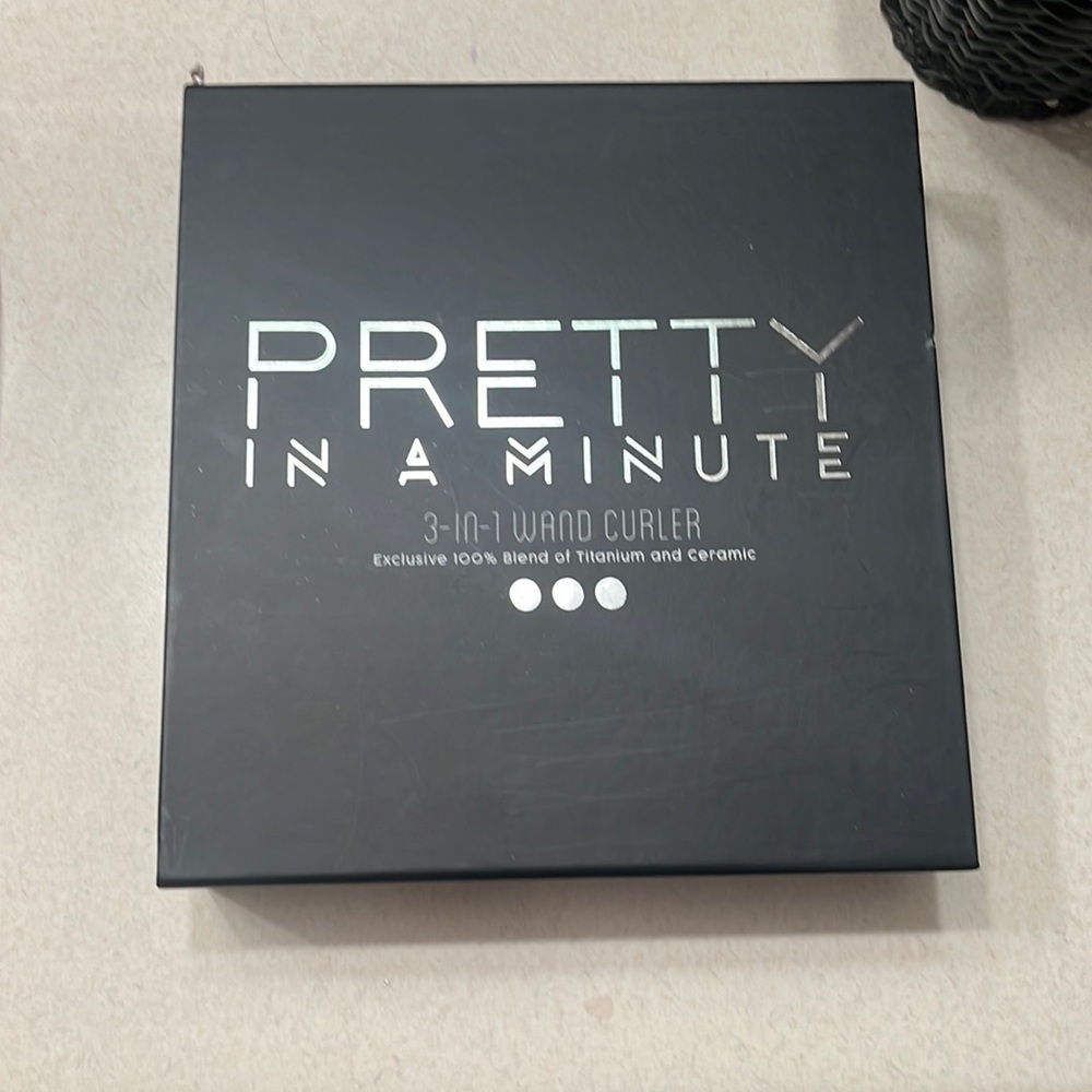 PRETTY IN A MINUTE 3-in-1 Wand Curler